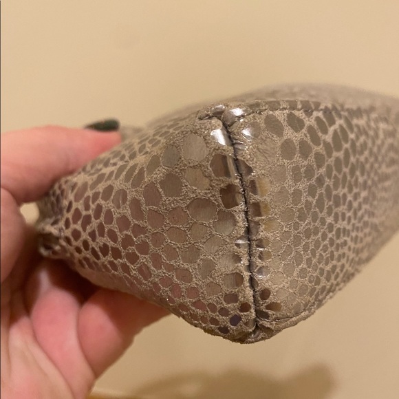 💕Givenchy Small Purse💕 - Picture 4 of 8